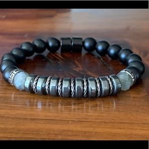 Men’s magnetic clasp hematite,matte black agate labradorite bracelet..sexy af❤️